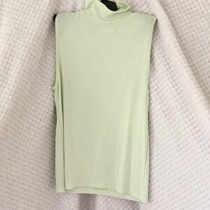 Victoria’s Secret, Moda Int’l sleeveless top M